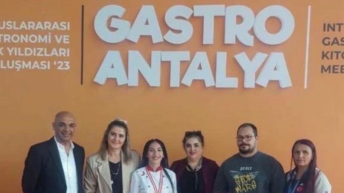 Okul Aile Birliğimizin Destekleri ile Öğrencilerimiz Gastro Antalya Yarışmasına katılmışlardır.
